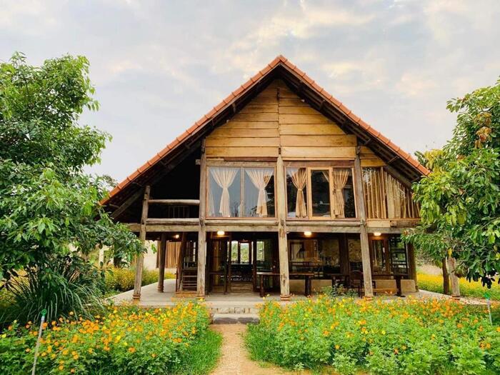 Nhà gỗ phục dựng 3